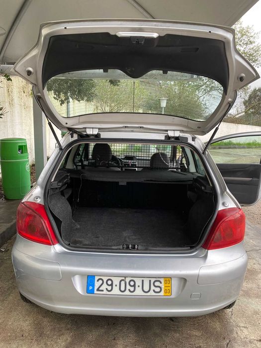 peogeot comercial 2003