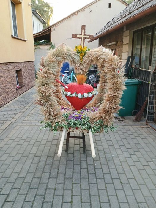Konstrukcja na wieniec dożynkowy