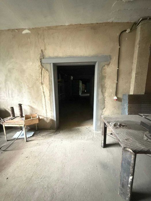 Здається виробниче або складське приміщення 800 кв.м. добрий стан.
