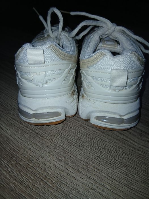 Кросівки 38 розмір