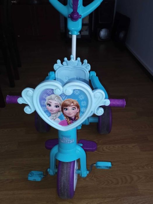 Triciclo da Frozen de menina