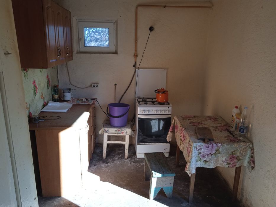 Продам землю з будинком  у с.Пиків