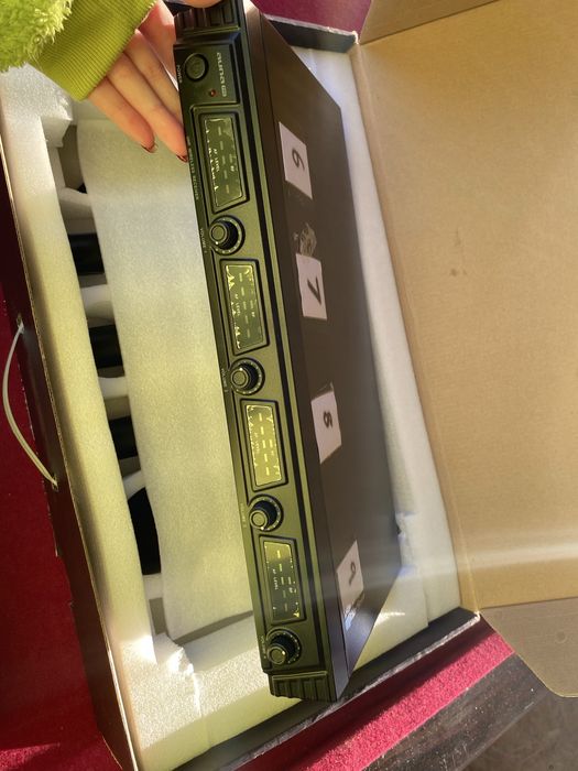 Odbiornik bezprzewodowego systemu mikrofonowego