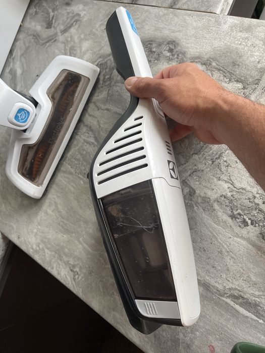 Продам ел.веник ,пылесос Electrolux  ergorapido classic