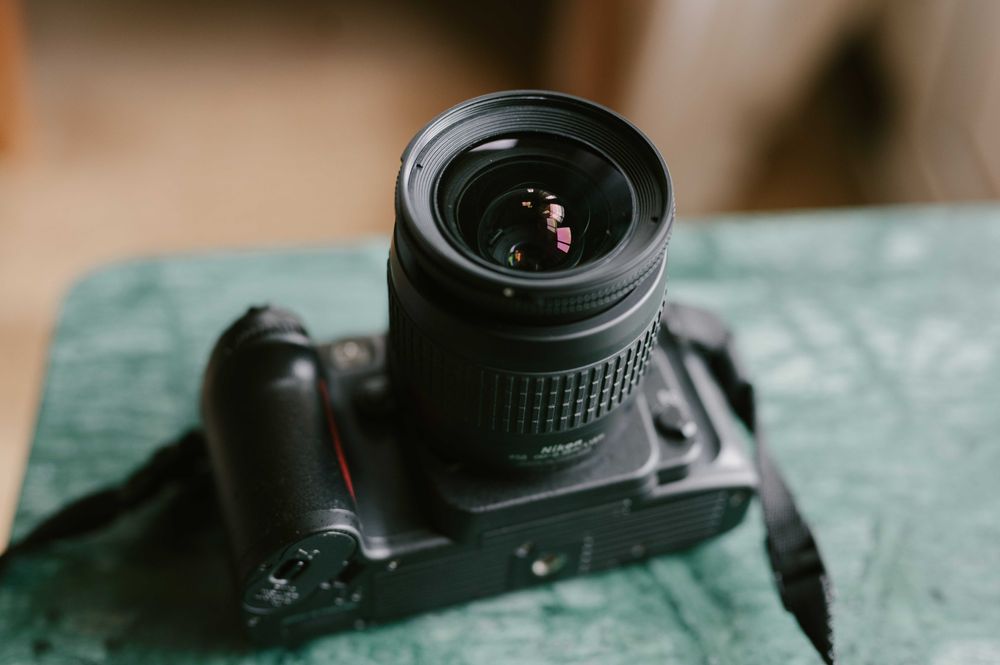 Nikon F80 + Nikkor 28-80mm f/3.3-5.6