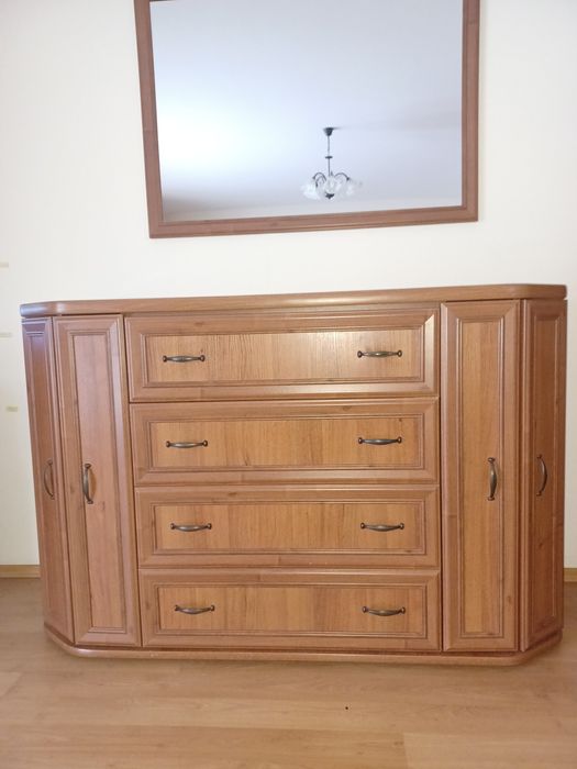 Solidna komoda używana