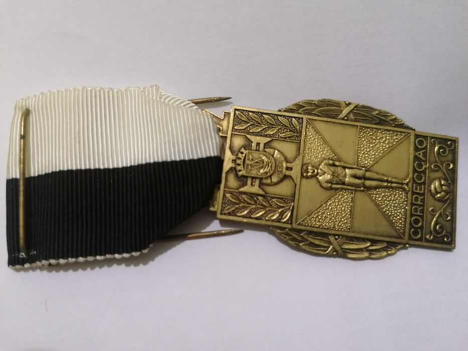 Football Medals from the Lisbon Municipal Council / AFL, Theme: Correction