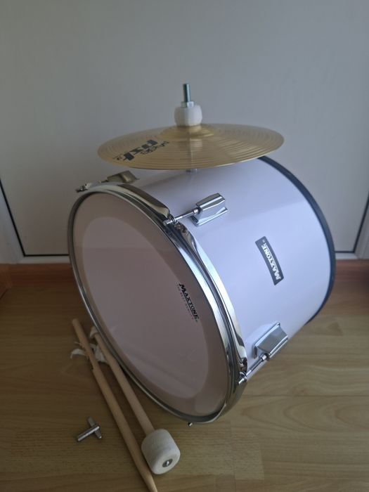 Барабан  - білий,  тарілка , PAISTE -  що звучить.