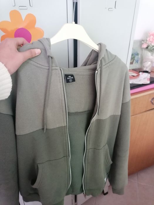 Roupa desportiva verde