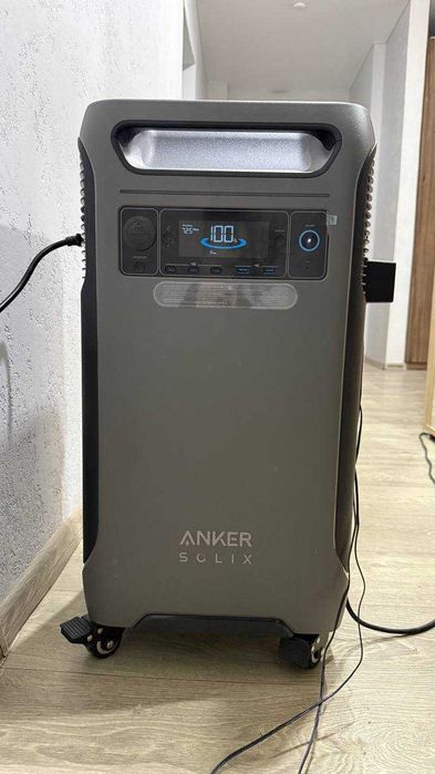 Зарядна станція Anker Solix F3800
