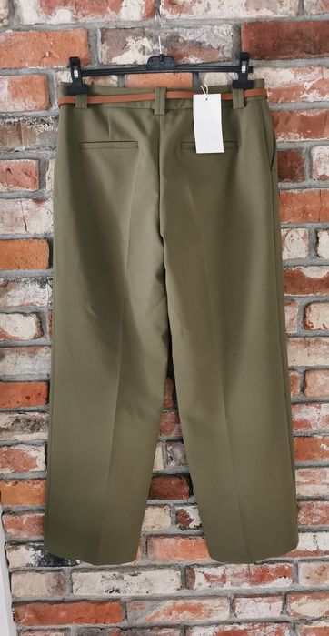 Zara Spodnie Damskie z zaszewkami i paskiem