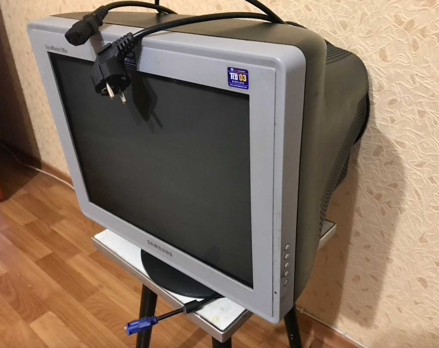 Монитор Samsung SyncMaster 795DF