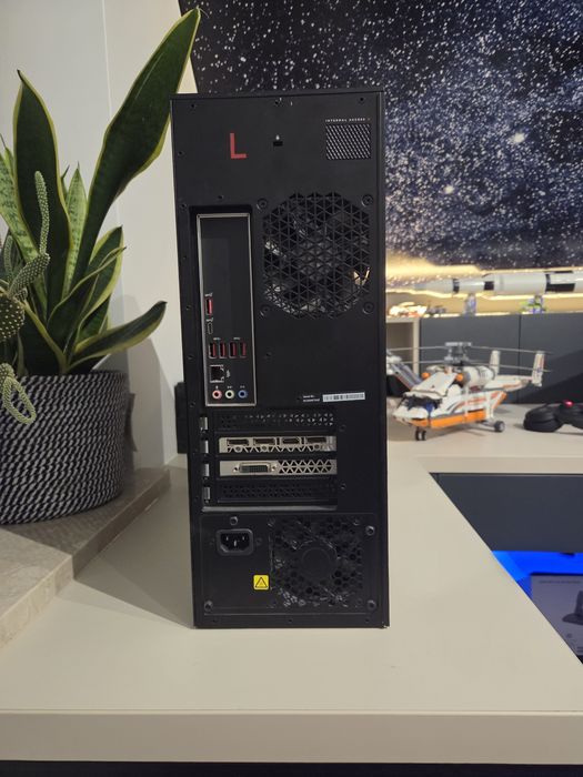 Komputer Omen HP Obelisk
