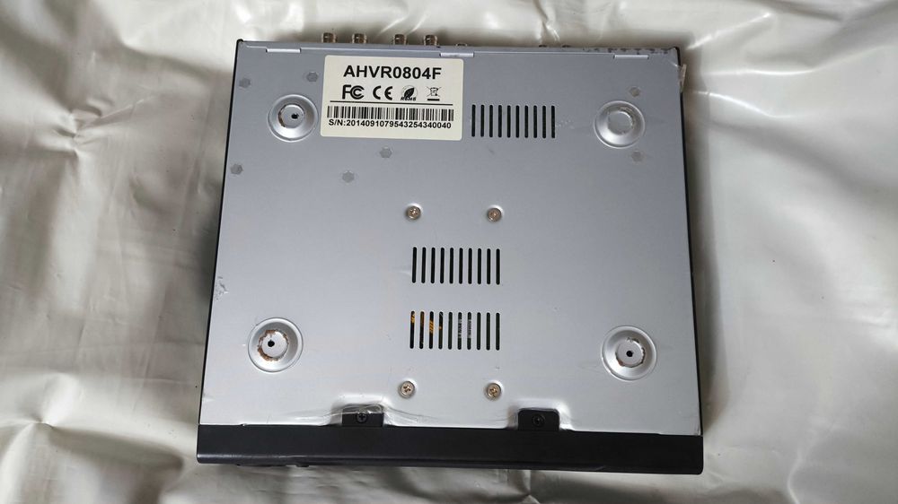 Видеорегистратор Ultra Security AHVR0804F, аналог + IP