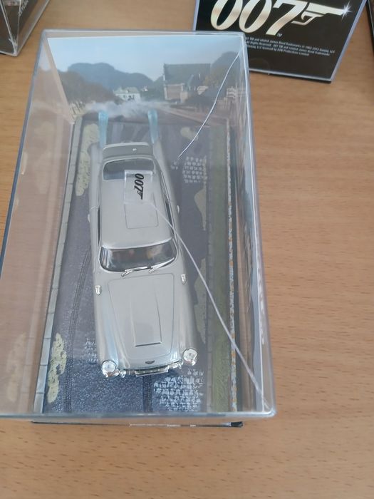 Carros miniatura do 007 (Filmes). (80 carro)s