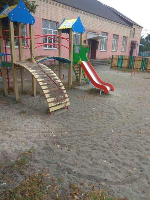 Продаж 147м будинку+будиночок для батьків з газовим опаленням.