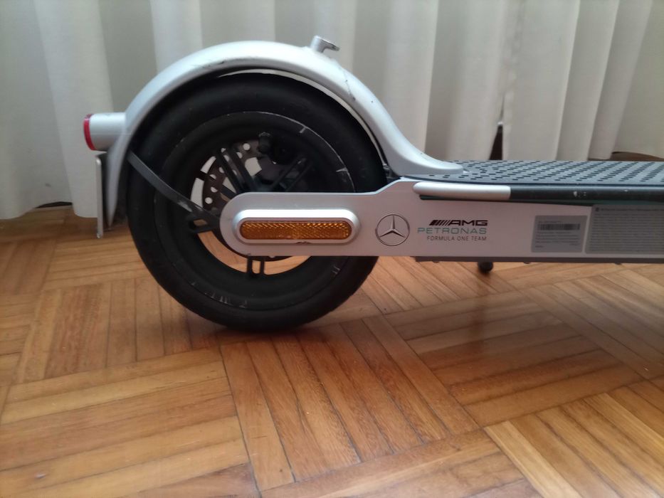 Trotinete Xiaomi Pro 2  AMG Petronas