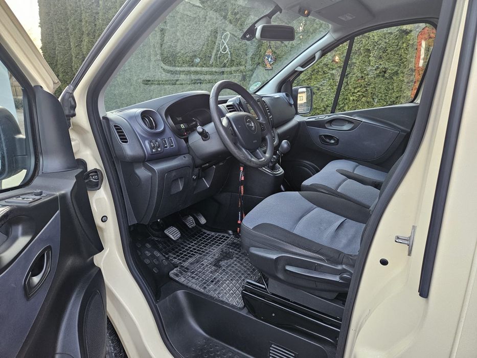 Opel Vivaro 9-osobowy