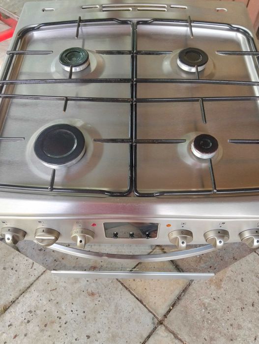Kuchenka 60 gaz z butli.ładny stan