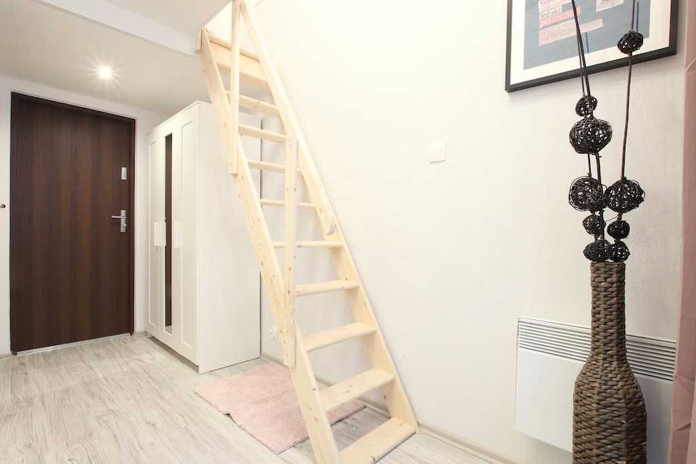 Funkcjonalne studio z antresolą – Centrum, Próchnika 17