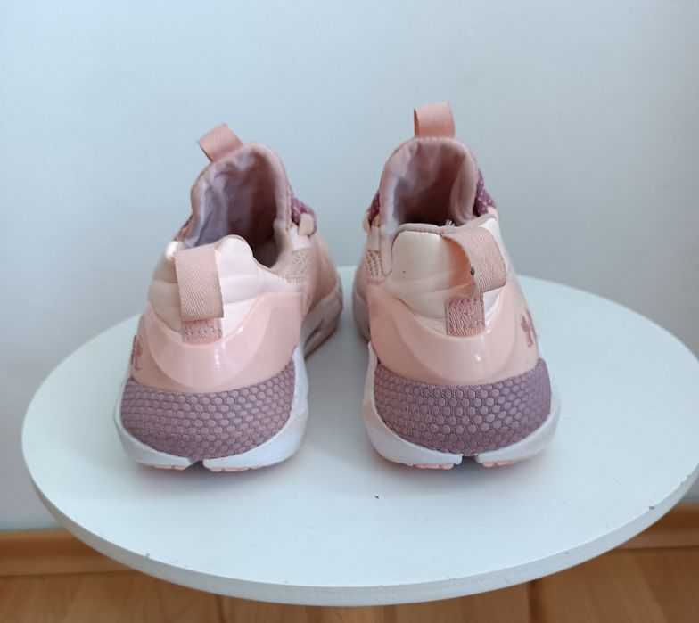 Buty sportowe damskie rozmiar 38 marki  Under Armour