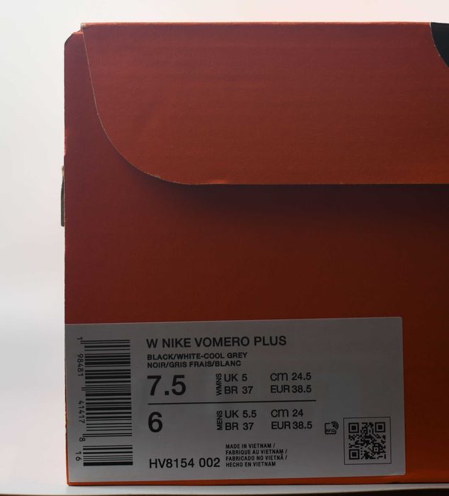 Nike Vomero Plus Black & White HV8154 roz. 38,5
