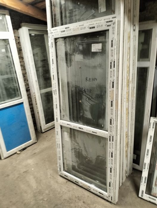 СКЛАД НЕ ДОРОГИХ ДВЕРЕЙ балконных. В наличии пятьдесят дверей