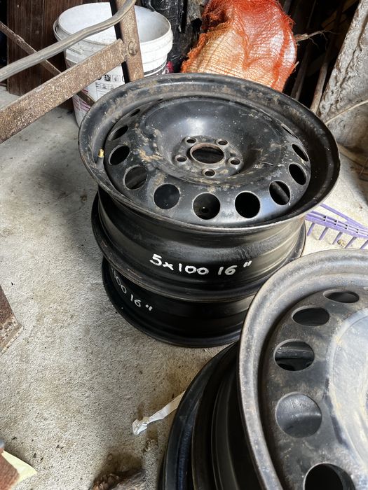 Felgi stalowe 5x100 r16 (golf 4, audi a3, seat leon)
