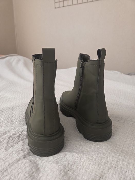 Гумові чоботи в супер стані, 36 розмір