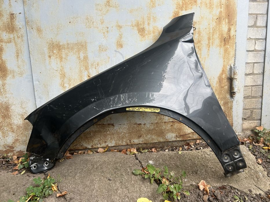 Продам крило Touareg 2013