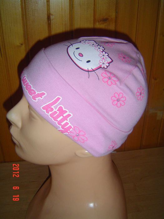 Czapeczki Hello Kitty
