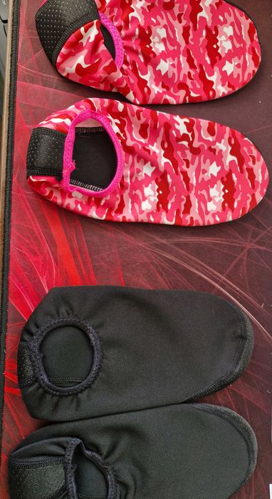 Тапочки для пляжу та басейну