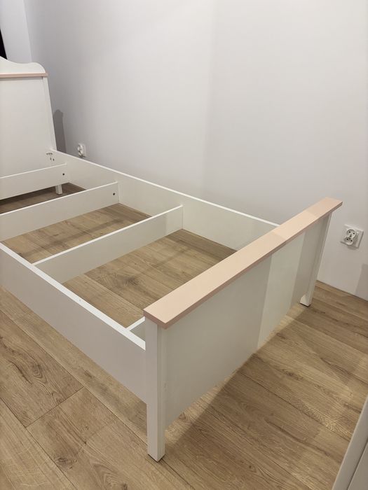 Komplet łózko, szafa, stolik nocny