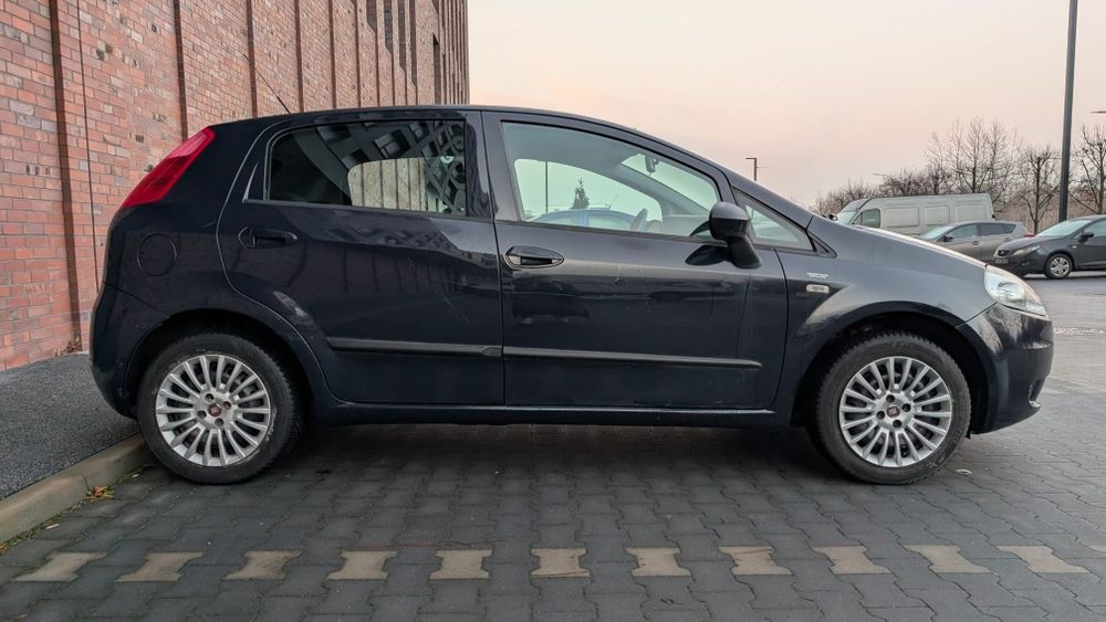 Grandę Punto / 5 drzwi / 1.4 benzyna / zero rdzy / czarny dach /