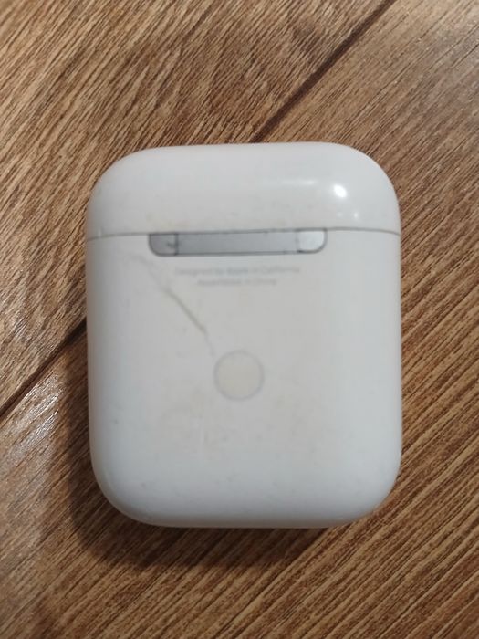 Продам AirPods (бу), працює тільки один
