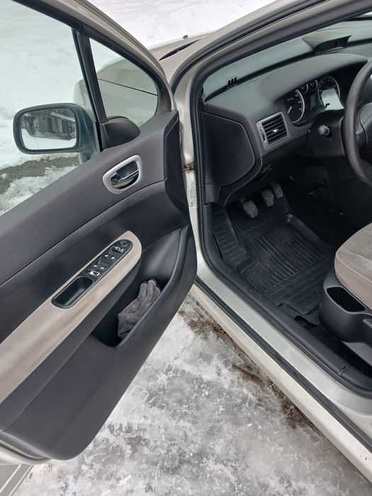 Peugeot 307 1.6(бензин)