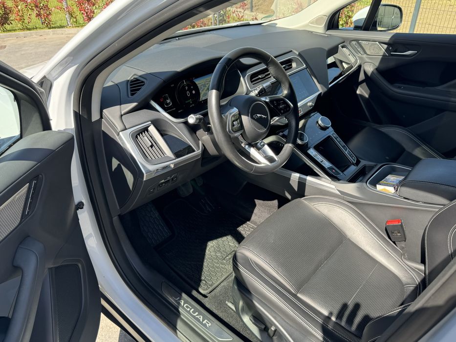 Jaguar I-Pace EV400 R-Dynamic HSE. Full extras