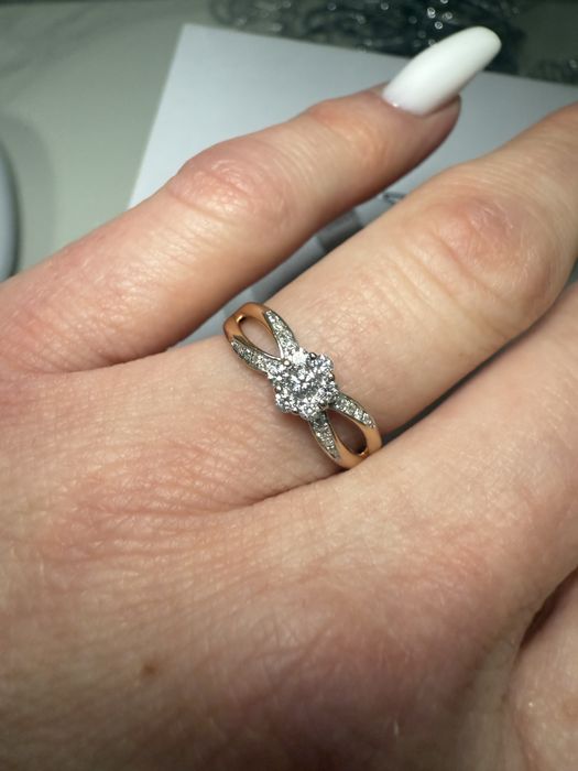 Каблучка з діамантами проба 585