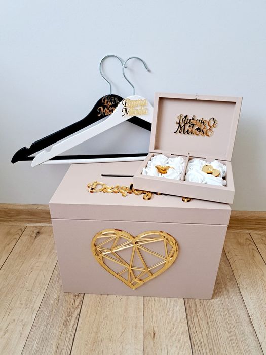 Beżowe pudełko na koperty obrączki Wieszaki ślubne Lustrzane złote