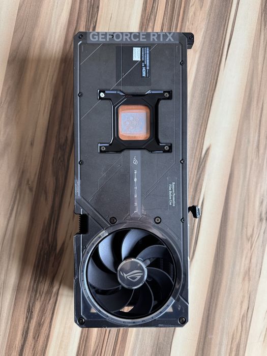 Оригінальна система охолодження ASUS ROG RTX 5090 Astral нова в плівці