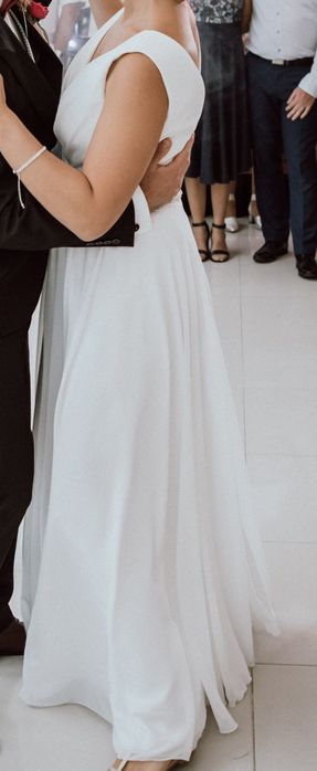 Delikatna suknia ślubna