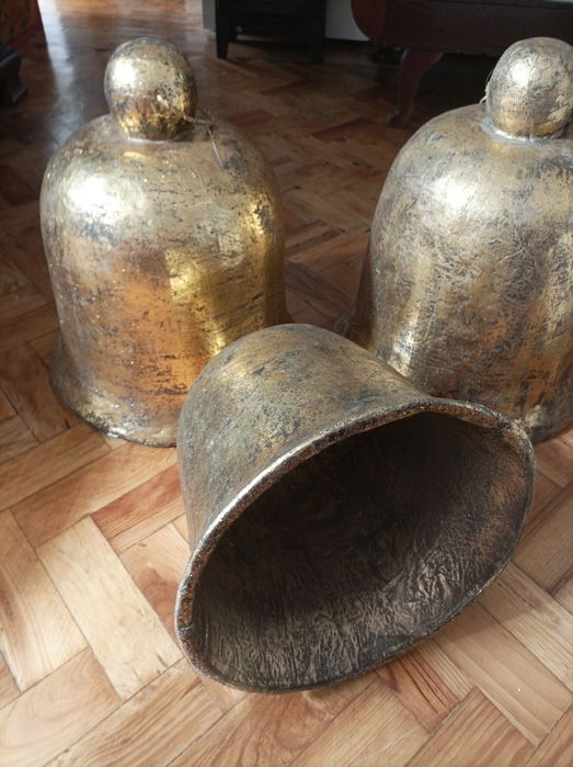 Grandes sinos para decoraçãoo maior tem de altura 47cm e diâmetro 40