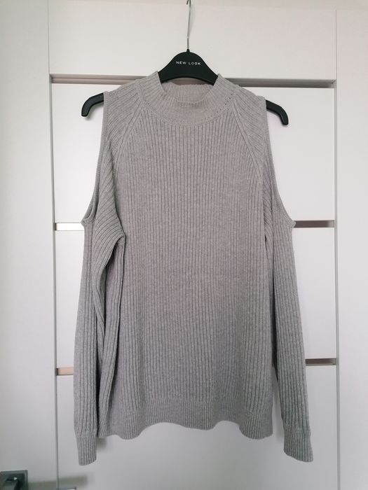 Sweter golf odkryte ramiona