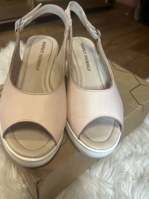 Босоножки RESPECT