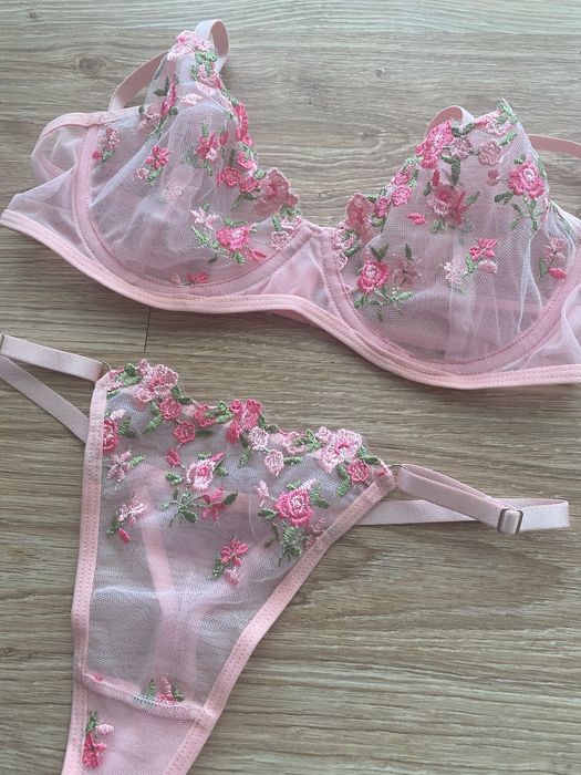 Ніжний мереживний комплект