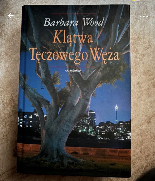 Książka pod tytulem „Klątwa Tęczowego Węża”.