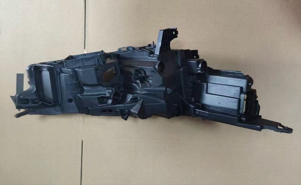 Корпус Скло до фари Infiniti Qx50 Qx55