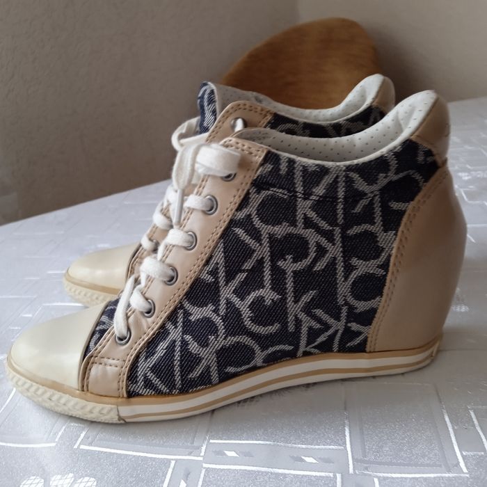 Calvin Klein Jeans Trampki na koturnie r 37