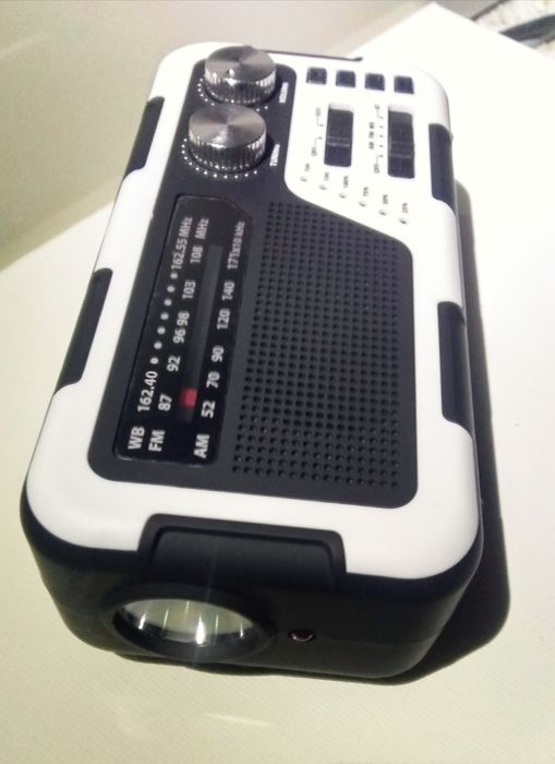 Радіоприймач 4в1 ліхтарик павербанк MP3 блютуз в наявності!!!