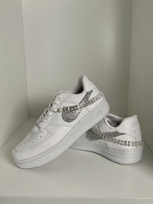 Білі кросівки Nike